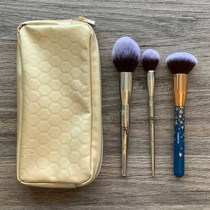 It Cosmetics Brushes - Foundation Powder Highlight